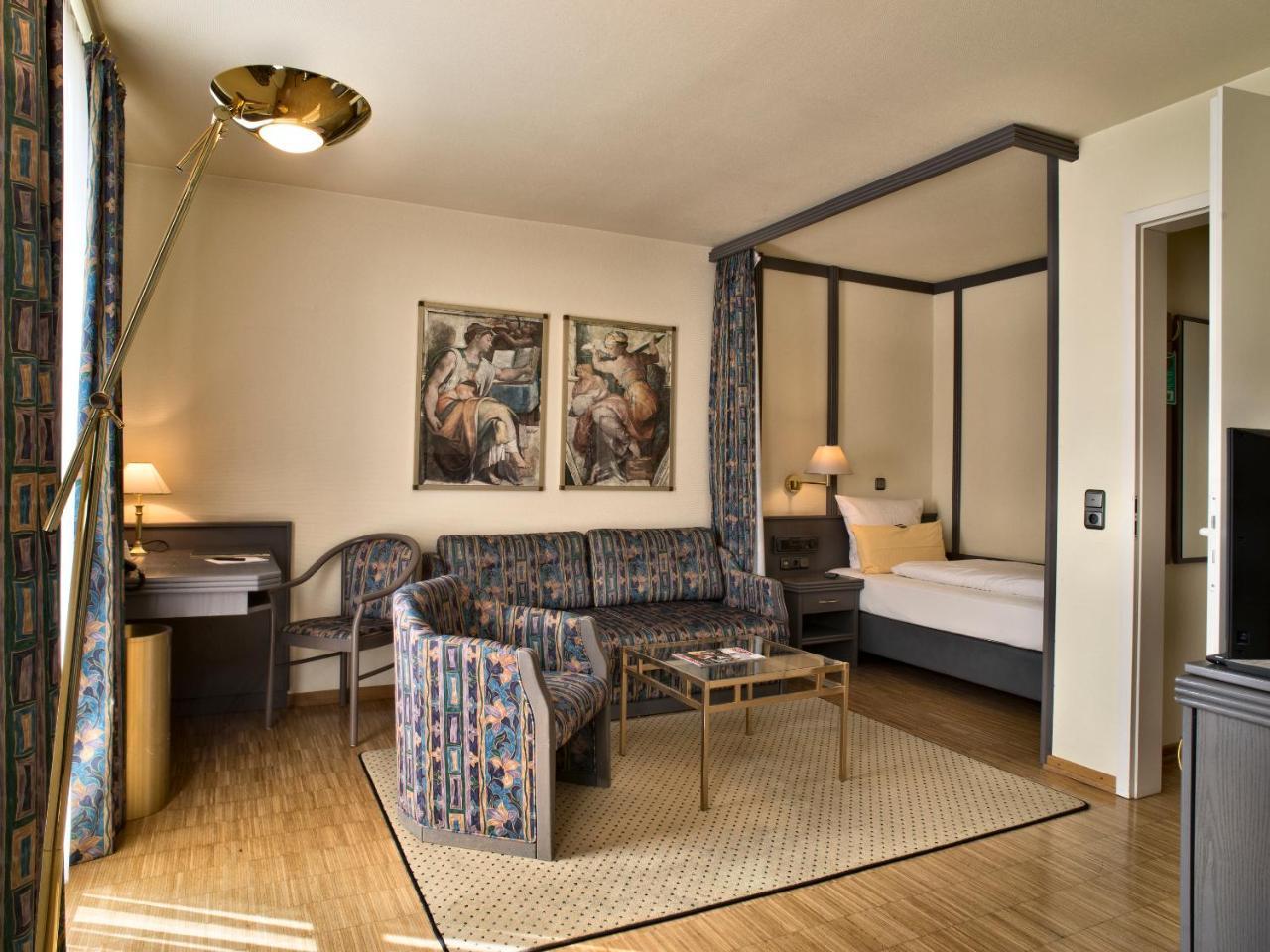 Posthaus Hotel Residenz ครอนแบร์ก อิม เทานุส ภายนอก รูปภาพ