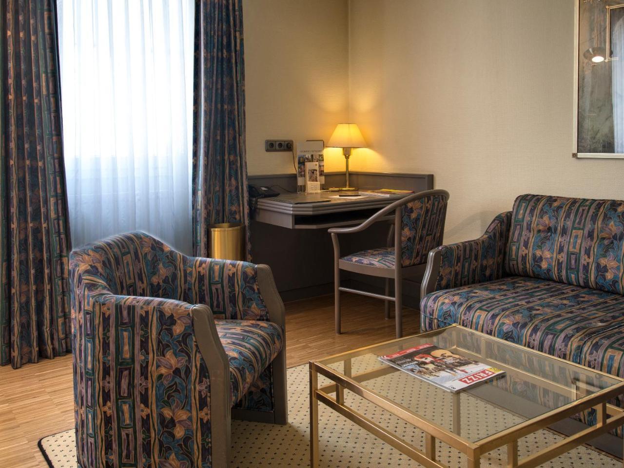 Posthaus Hotel Residenz ครอนแบร์ก อิม เทานุส ภายนอก รูปภาพ
