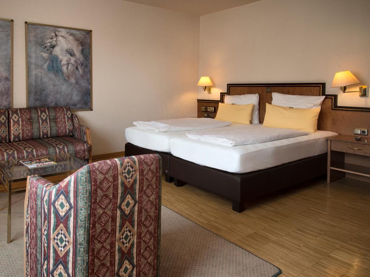 Posthaus Hotel Residenz ครอนแบร์ก อิม เทานุส ภายนอก รูปภาพ
